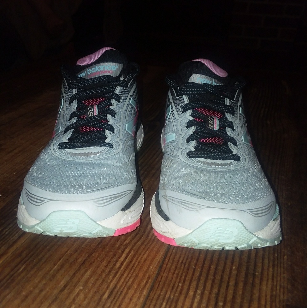 Women's new balances sneakers